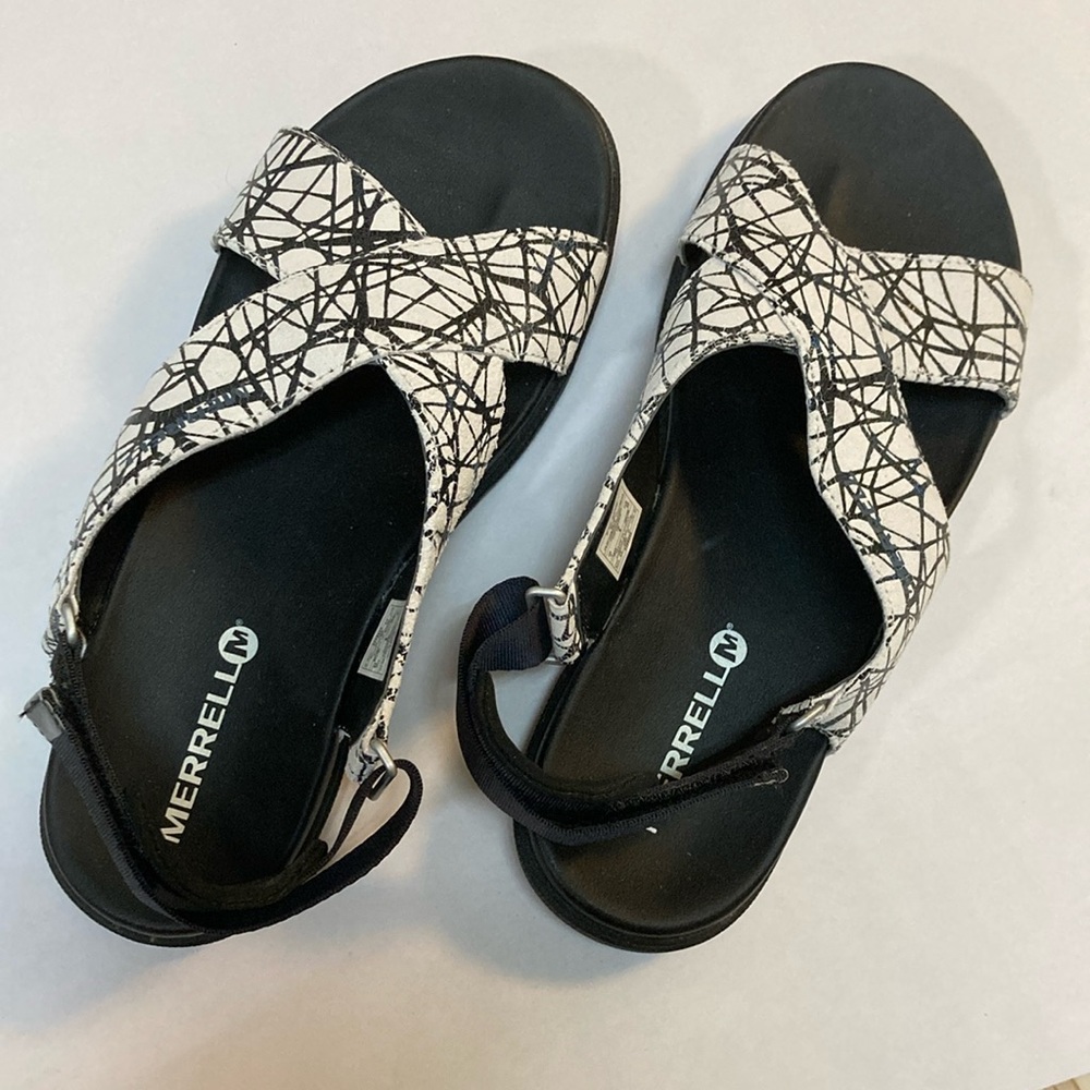 Merrell Women's Crackle Pattern Sandals